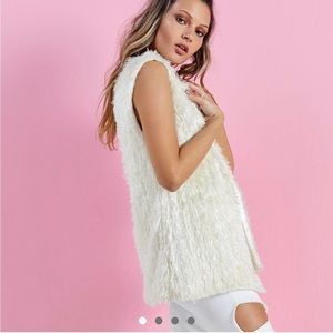 Light faux fur vest (off white color)